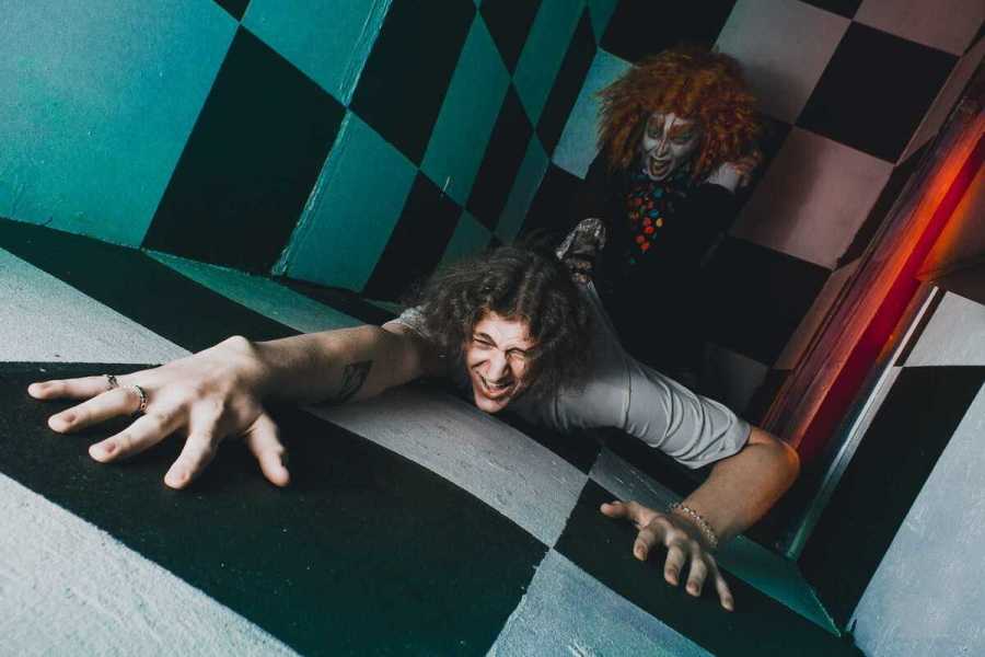 Квест в реальности Безумие Шляпника от компании Quest Time Квест в реальности Безумие Шляпника от компании Quest Time